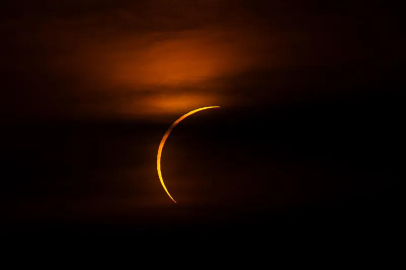 Jumeirah Mallorca: el sol convertido en una fina media luna durante el eclipse total sobre Mallorca